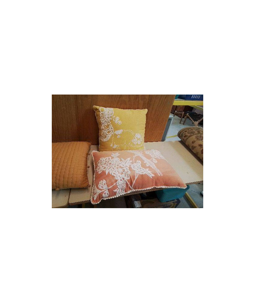 COUSSIN BRODÉ