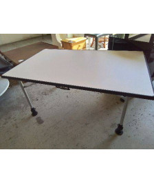 TABLE DE CAMPING