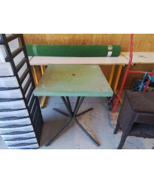 TABLE VERTE DE JARDIN EN FER 