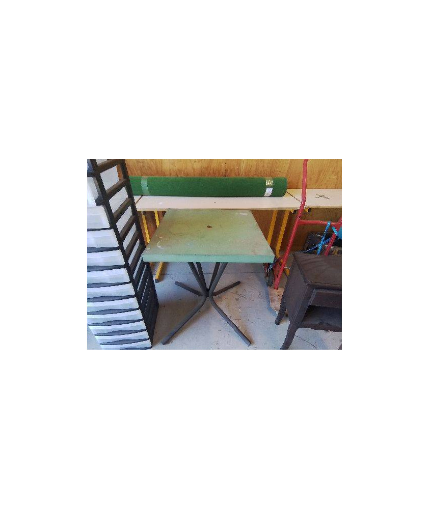 TABLE VERTE DE JARDIN EN FER 