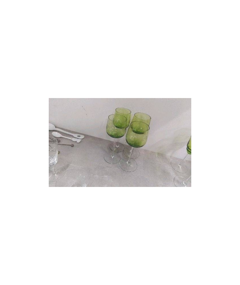 VERRES VERTS A PIED
