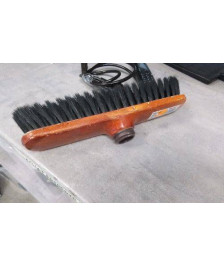 BROSSE A BALAI