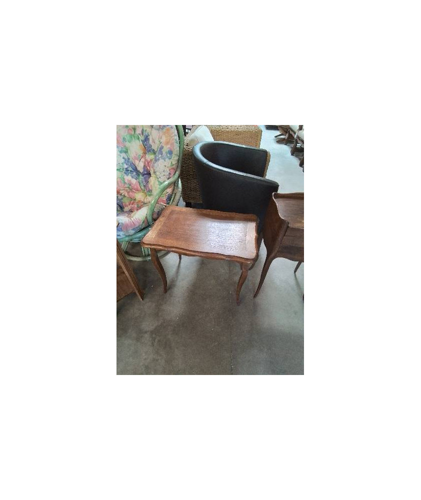 TABLE BASSE RECTANGULAIRE CHANTOURNÉ PIEDS GALBES STYLE RÉGENCE 