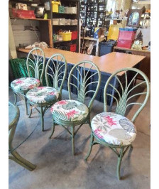 4 CHAISES ROTIN VERT CINTRÉ ASSISE CAPITONNÉE TISSU ÉCRU AUX FEUILLES 
