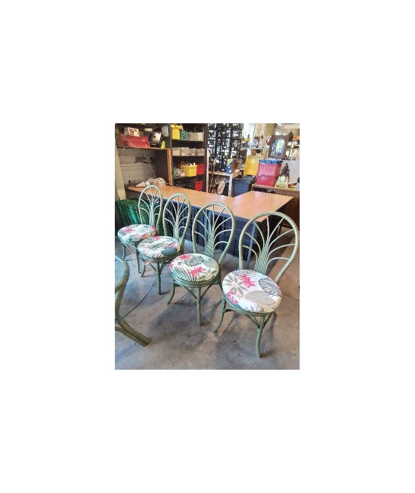 4 CHAISES ROTIN VERT CINTRÉ ASSISE CAPITONNÉE TISSU ÉCRU AUX FEUILLES 4 CHAISES ROTIN VERT CINTRÉ ASSISE CAPITONNÉE TISSU ÉCRU AUX FEUILLES