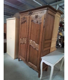 ARMOIRE DE MARIAGE CAUCHOISE BOIS CLAIR SCULPTÉ AU PANIER 217X138X56CM 