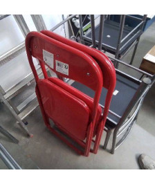 CHAISE PLIANTE ROUGE