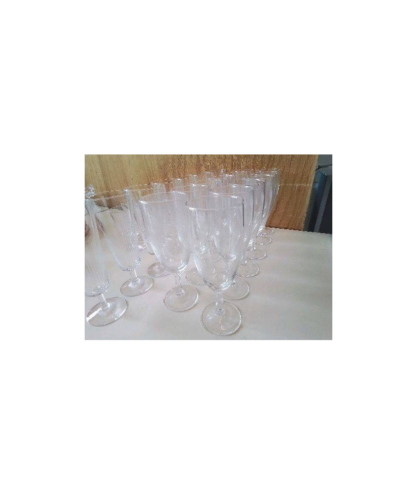 LOT DE 6 FLUTES A CHAMPAGNE 