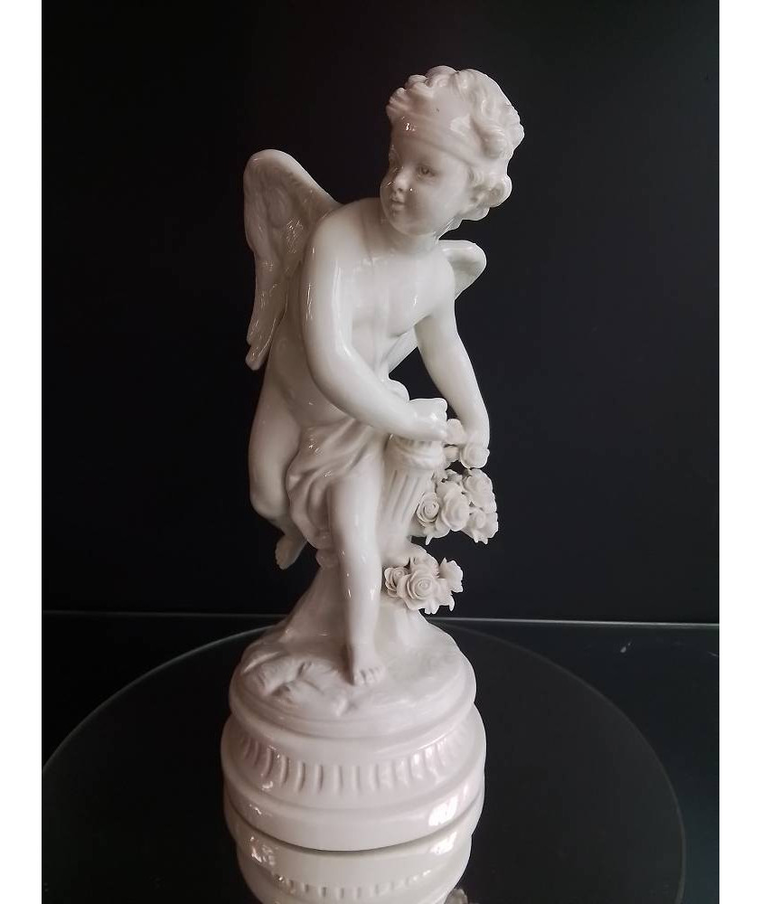 POSTURE CAPODIMONTE