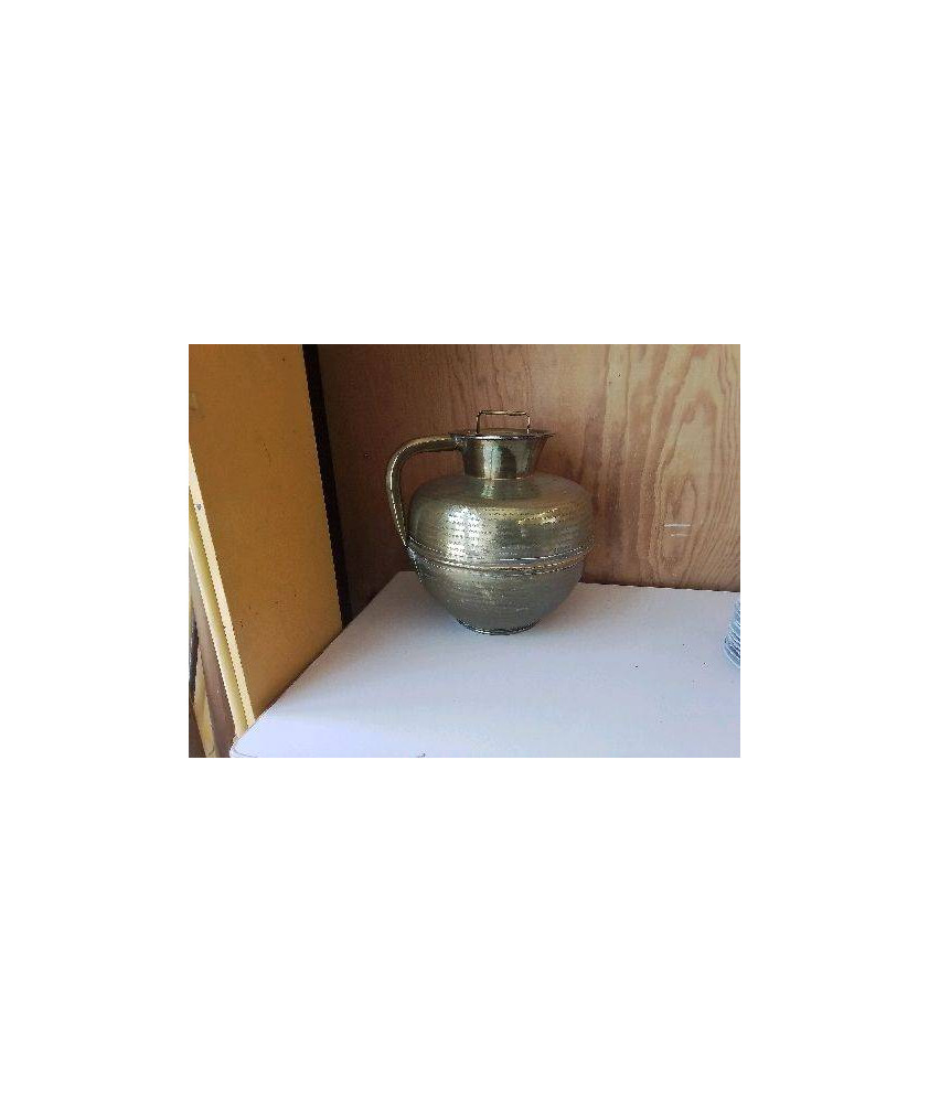 POT A LAIT EN LAITON