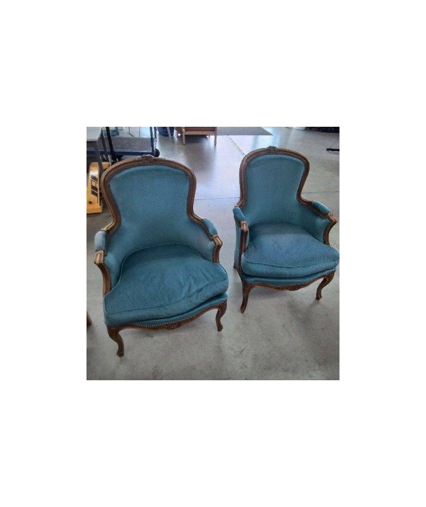 PAIRE DE BERGERES STYLE LOUIS XV BLEUES