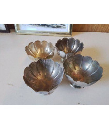 LOT DE 4 COUPELLES EN METAL ARGENTÉ 