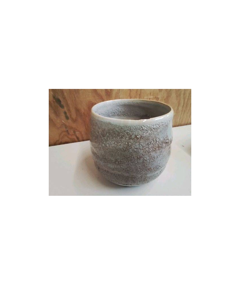 CACHE POT EN GRES 