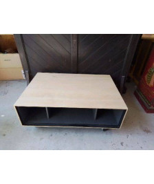 TABLE BASSE AVEC ROULETTE 