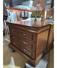 COMMODE 