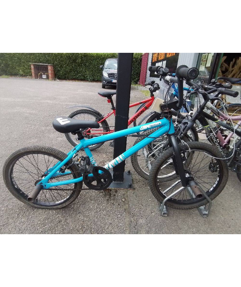 VELO ENFANT EN L\'ETAT