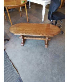 TABLE BASSE OVALE ÉCHANCRÉE A ENTRETOISE BOIS CLAIR