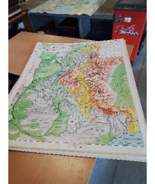 CARTE SCOLAIRE LES ALPES PAR VEYRET ET DERRUAU COLLECTION HENRI VARON  IMPRIMERIES MICHARD