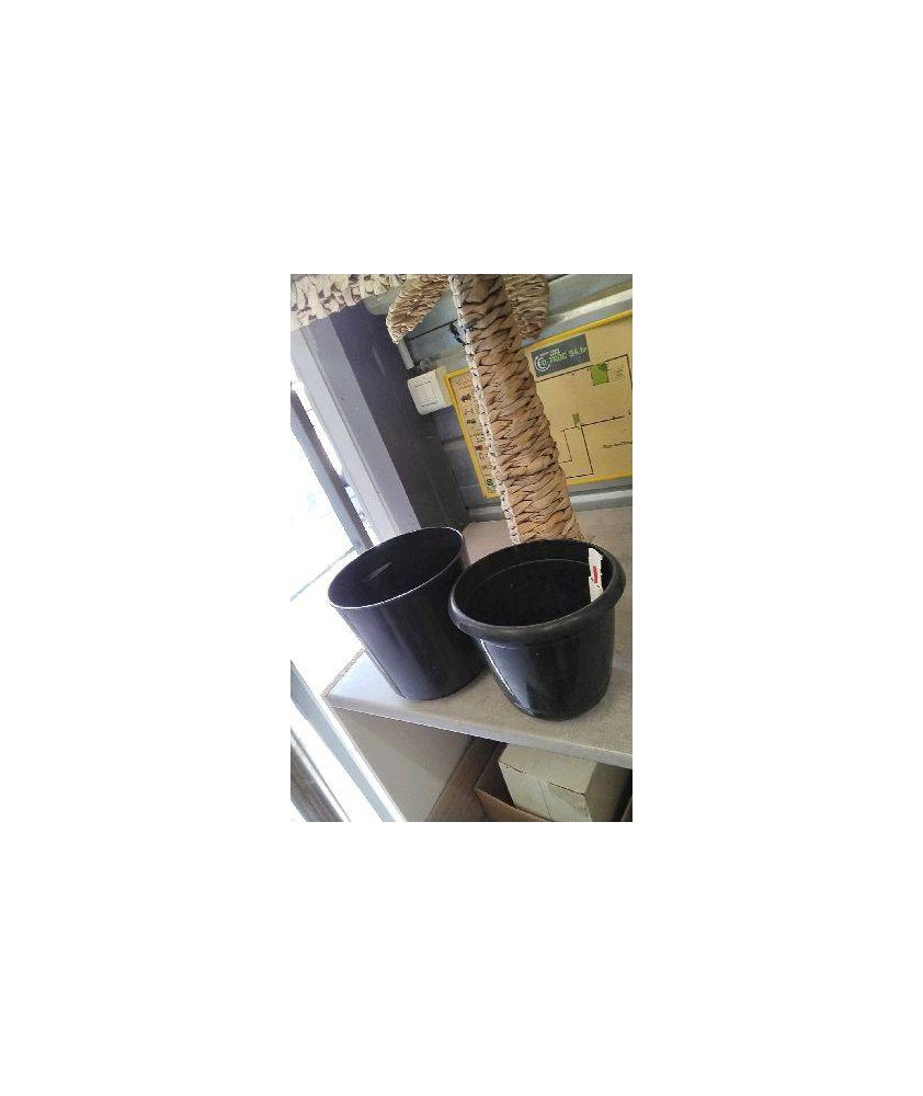 POT DE FLEURS PLASTIQUE 