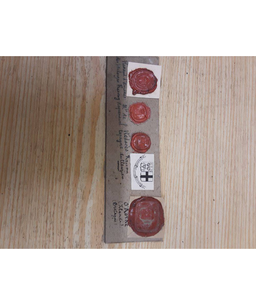 4 CACHETS DE CIRE