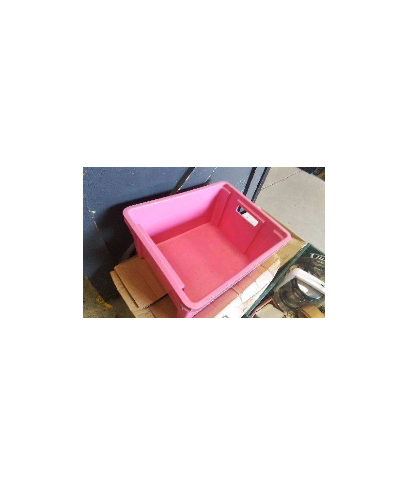CAISSE PLASTIQUE ROSE 