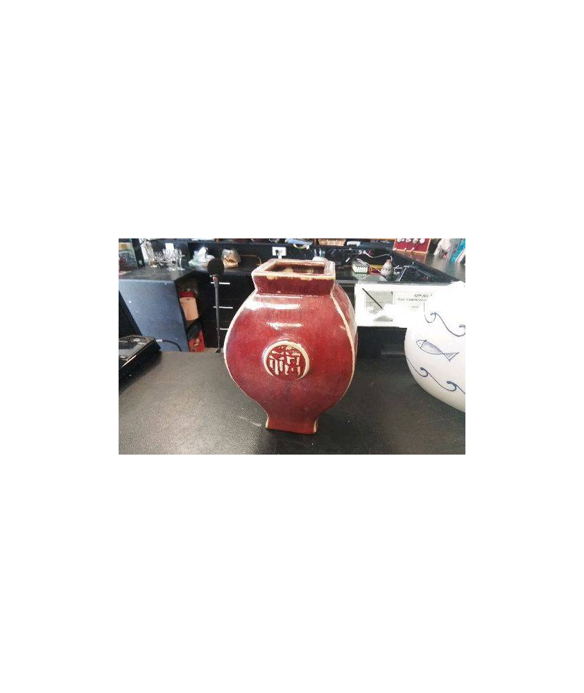 VASE ROUGE 