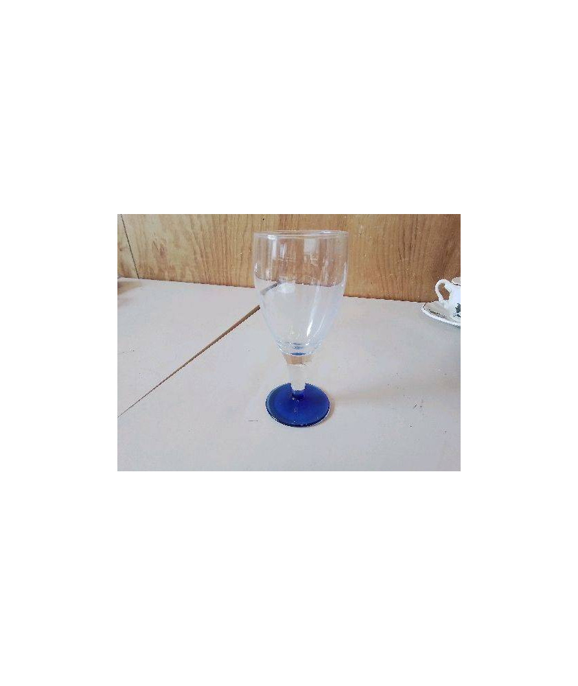 VERRE A PIED 