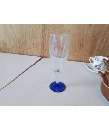 VERRE A PIED 