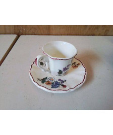 TASSE A CAFE AVEC SA SOUCOUPE 