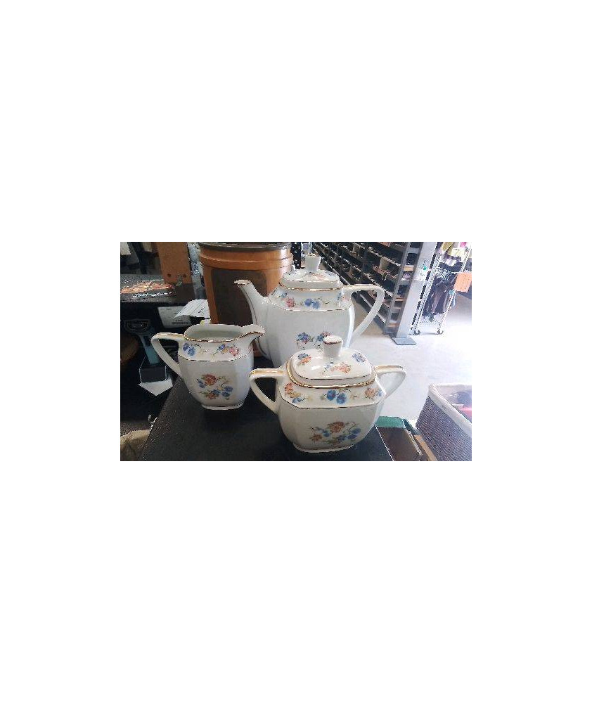 THEIERE + SUCRIER+ POT A LAIT LIMOGES