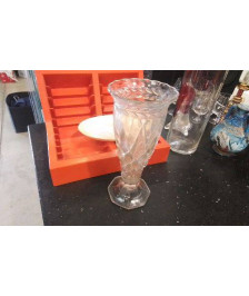 VASE SUR PIED 