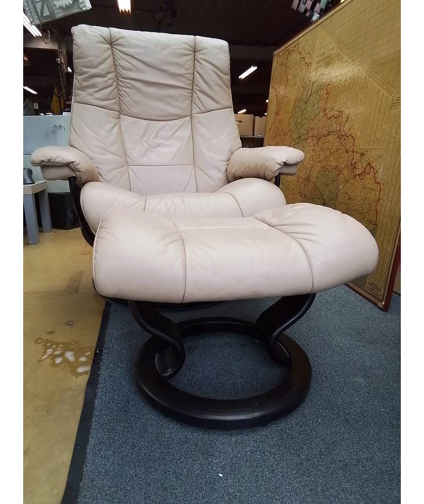 FAUTEUIL STREESLESS + POUF