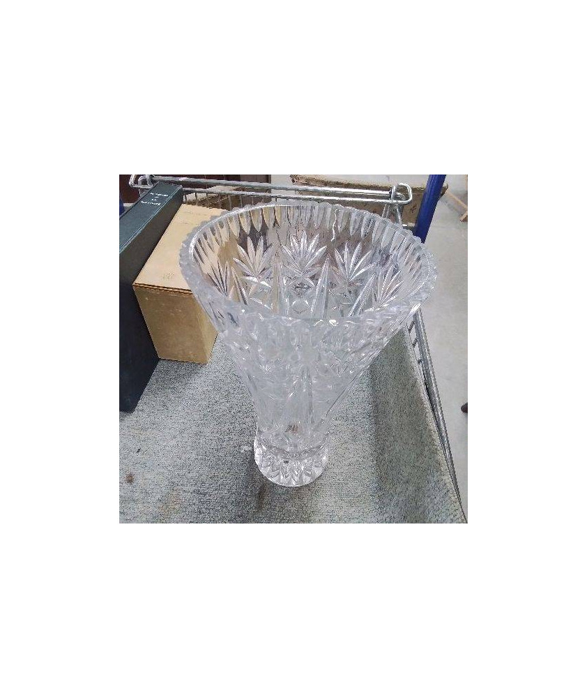 VASE TAILLÉ 