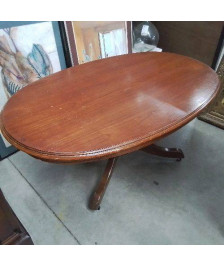 TABLE BASSE OVALE A ROULETTES