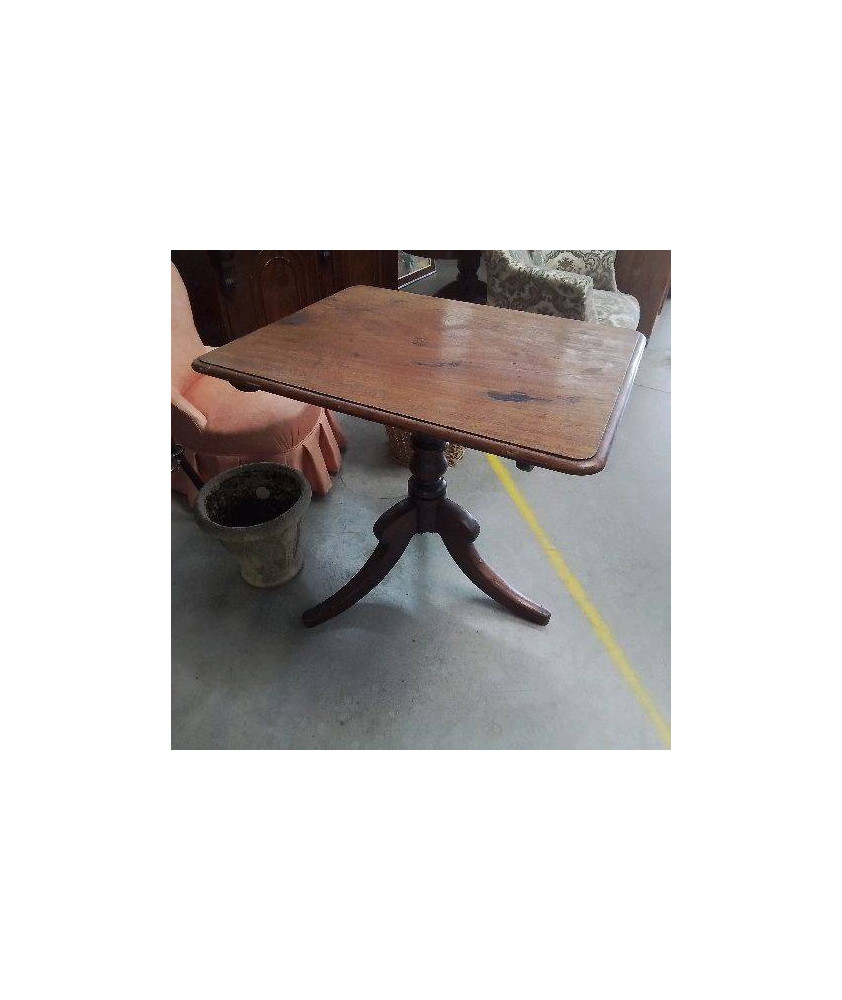GUERIDON TRIPODE RECTANGULAIRE 