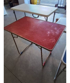 TABLE DE CAMPING PLIANTE PIÈTEMENT MÉTAL DORÉ PLATEAU ROUGE