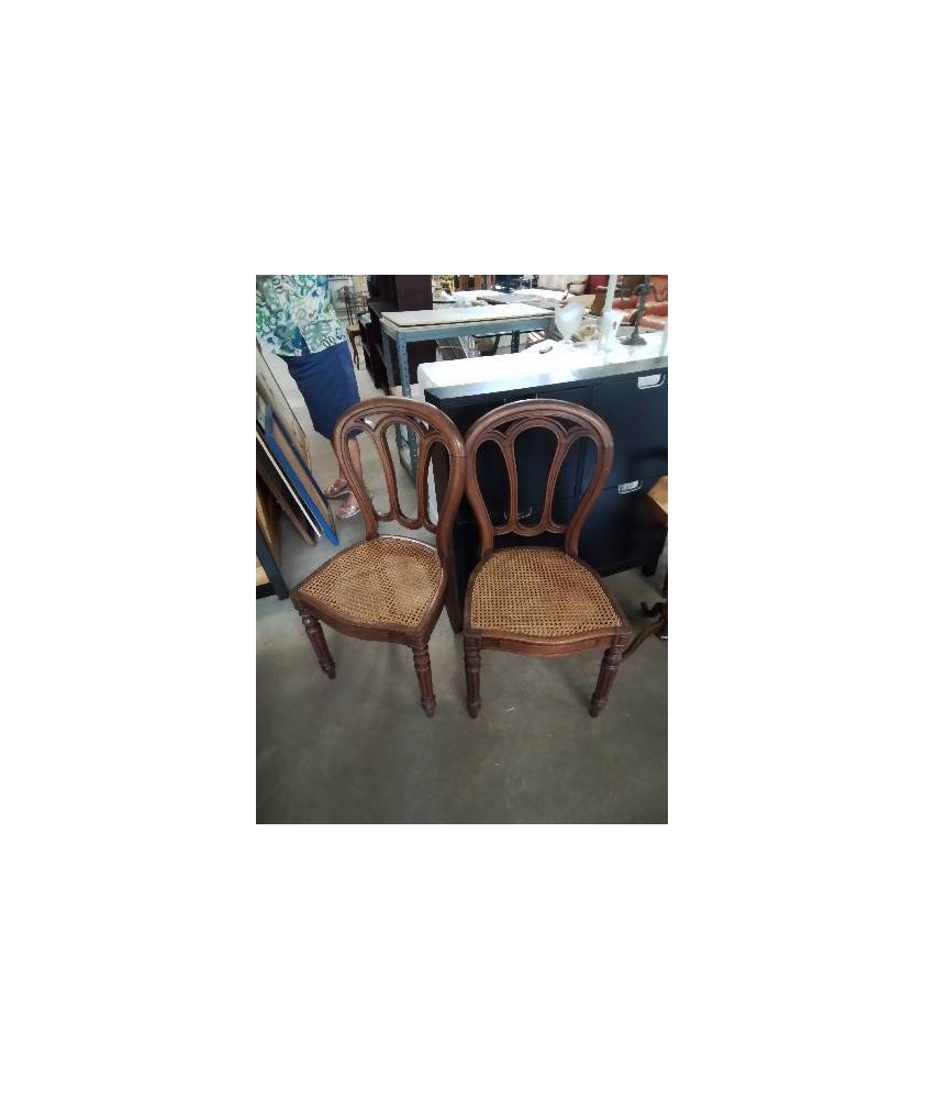 PAIRE DE CHAISES DOSSIER CINTRÉ A BARREAUX ASSISE CANNÉE 
