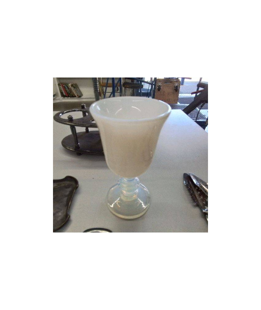 VERRE OPALINE BLANC