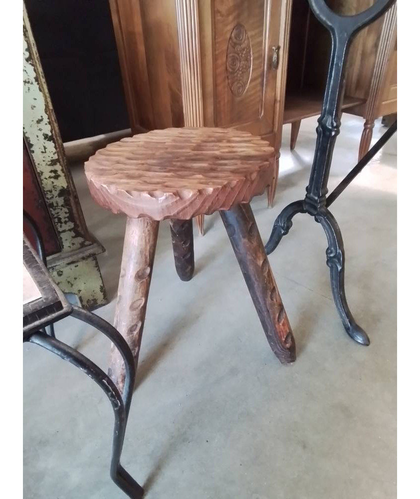 PORTE PLANTE TRIPODE BOIS STYLE BRUTALISTE 