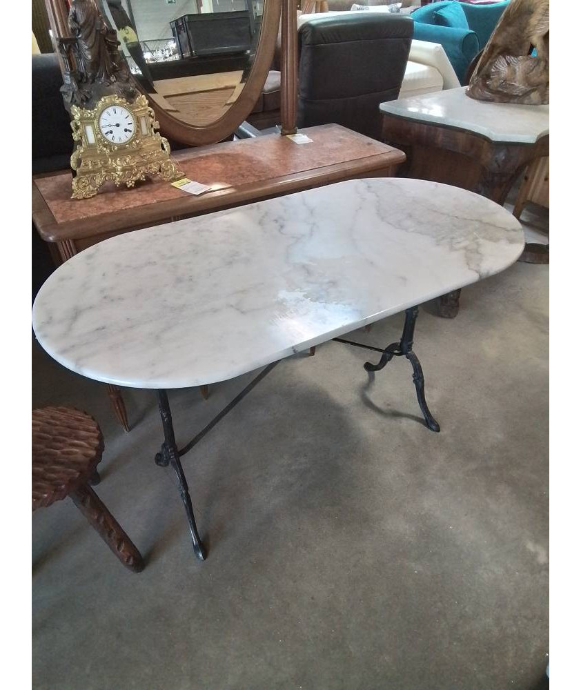 TABLE OVALE BISTROT PIÈTEMENT FONTE PLATEAU MARBRE BLANC EN L\'ÉTAT 