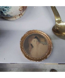 PETIT CADRE ROND EN BOIS DORÉ