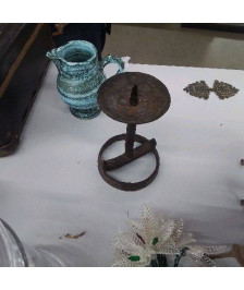 BOUGEOIR EN FER FORGÉ