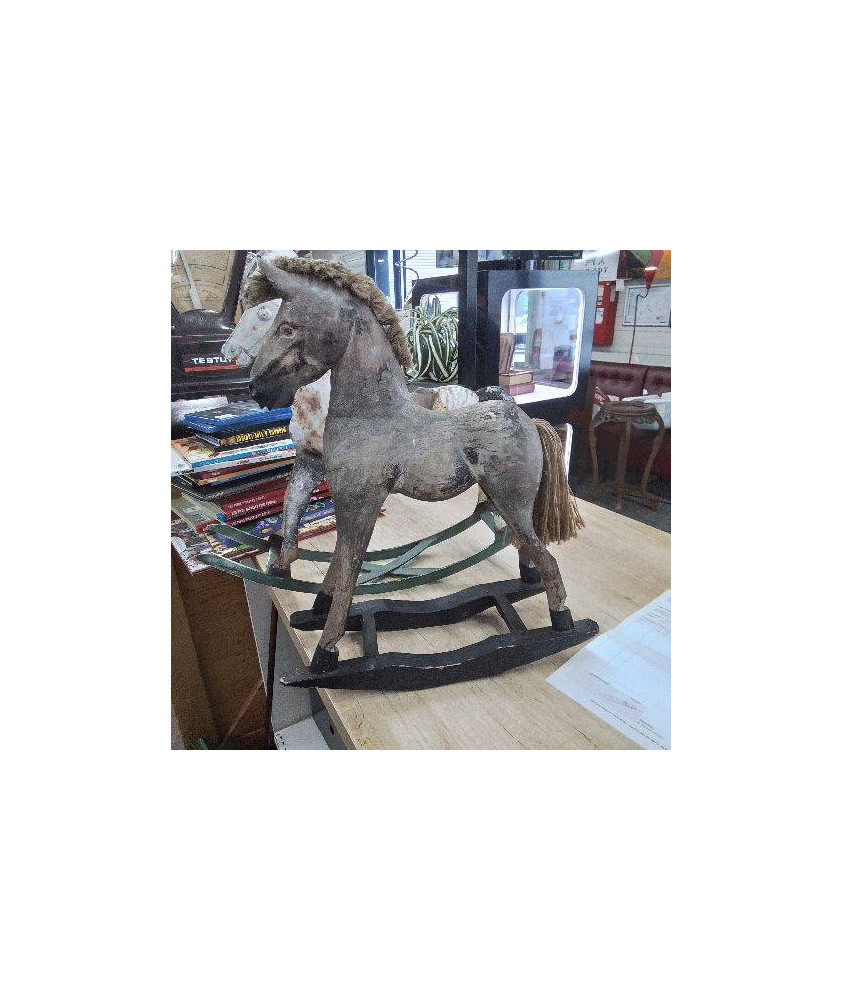 CHEVAL A BASCULE EN BOIS ANCIEN