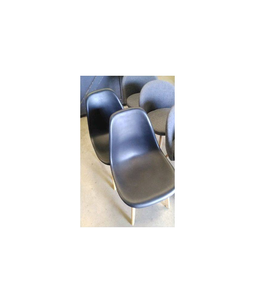 CHAISE COQUE PLASTIQUE NOIRE