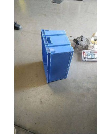 CAISSE PLASTIQUE BLEUE