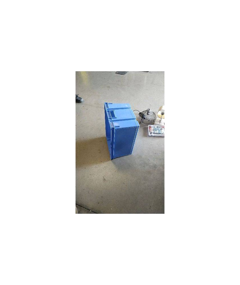 CAISSE PLASTIQUE BLEUE