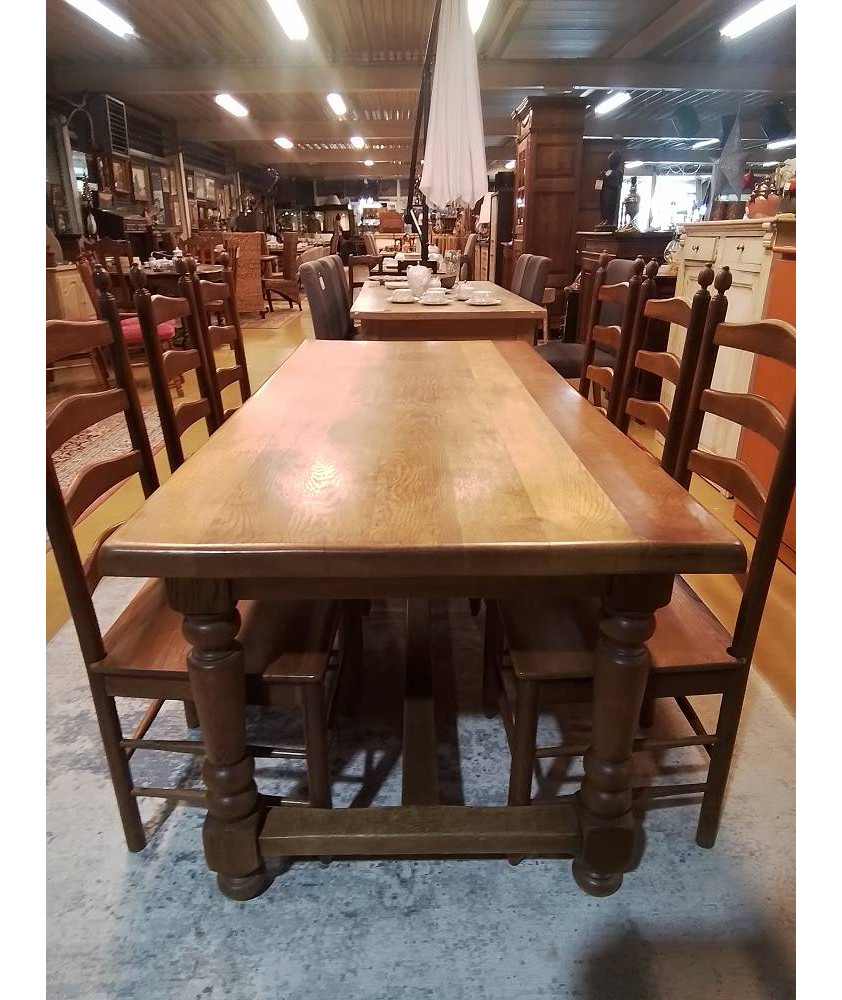 TABLE CHENE 