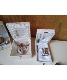 COFFRET COQUETIER EN MÉTAL ARGENTÉ 