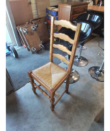 CHAISE BOIS CLAIR PAILLÉ A ENTRETOISE PIEDS BALUSTRE DOSSIER 4 BARREAUX CHANTOURNÉ 