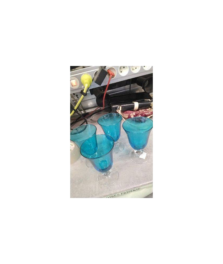 VERRE BLEU LE LOT